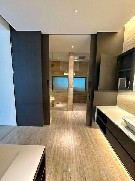 THE MARQ ON PATERSON HILL 7