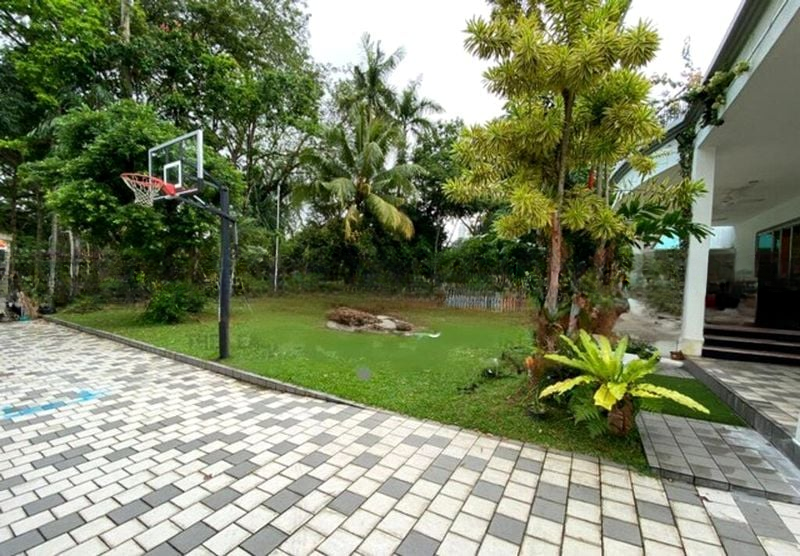 CALDECOTT HILL ESTATE 11