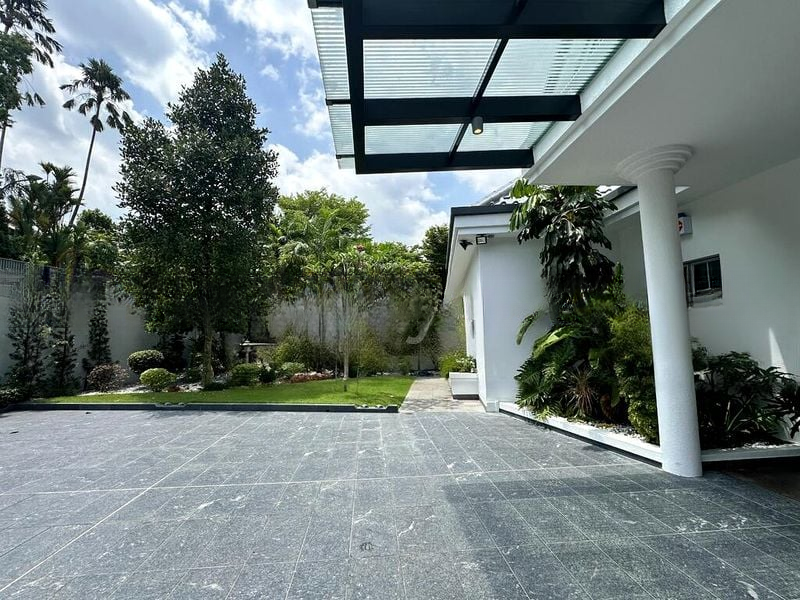 OEI TIONG HAM PARK 12