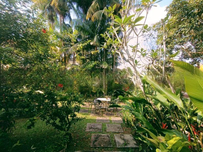 CALDECOTT HILL ESTATE 8