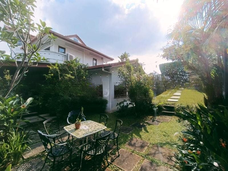 CALDECOTT HILL ESTATE 6