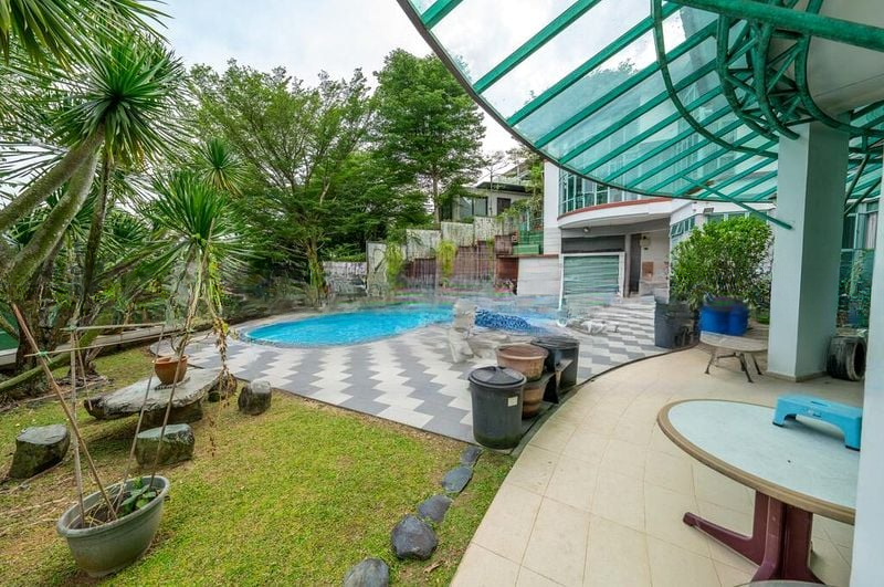 CALDECOTT HILL ESTATE 8