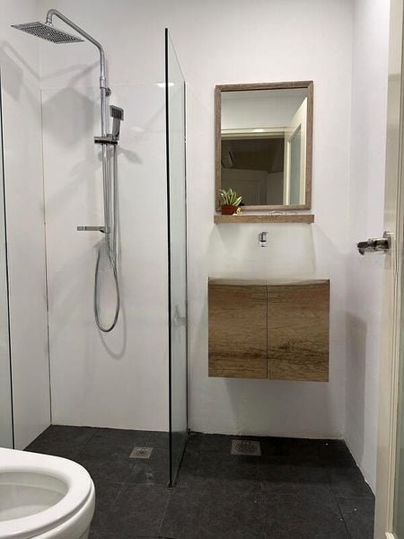 BRISTOL LODGE 4