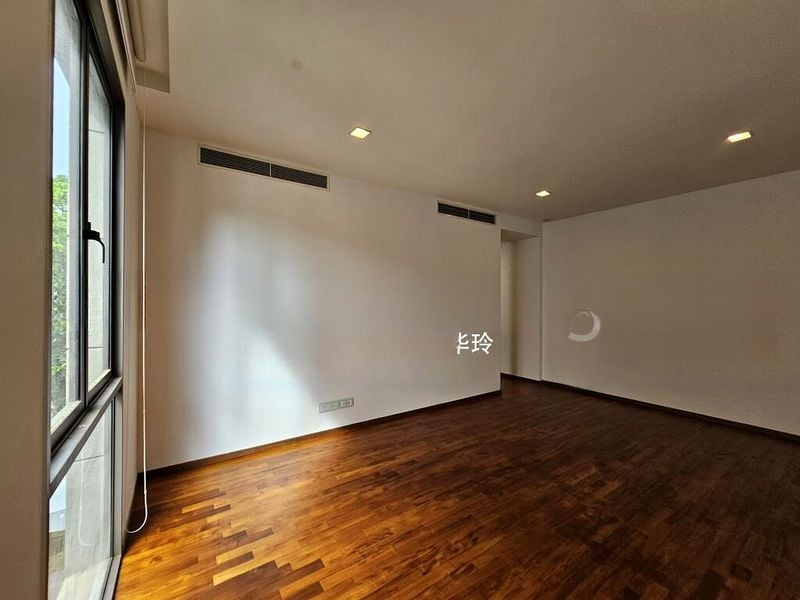 THE REEF AT KING'S DOCK 6