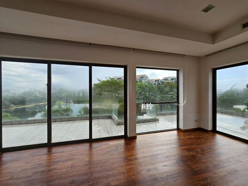 THE REEF AT KING'S DOCK 8