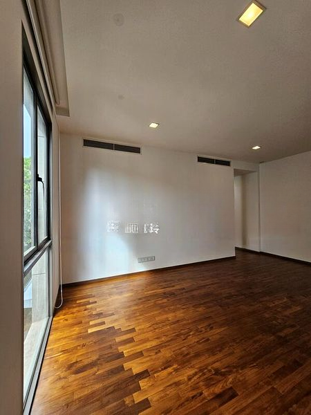 THE REEF AT KING'S DOCK 14