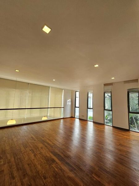 THE REEF AT KING'S DOCK 11