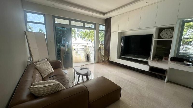 THE MAKENA 8