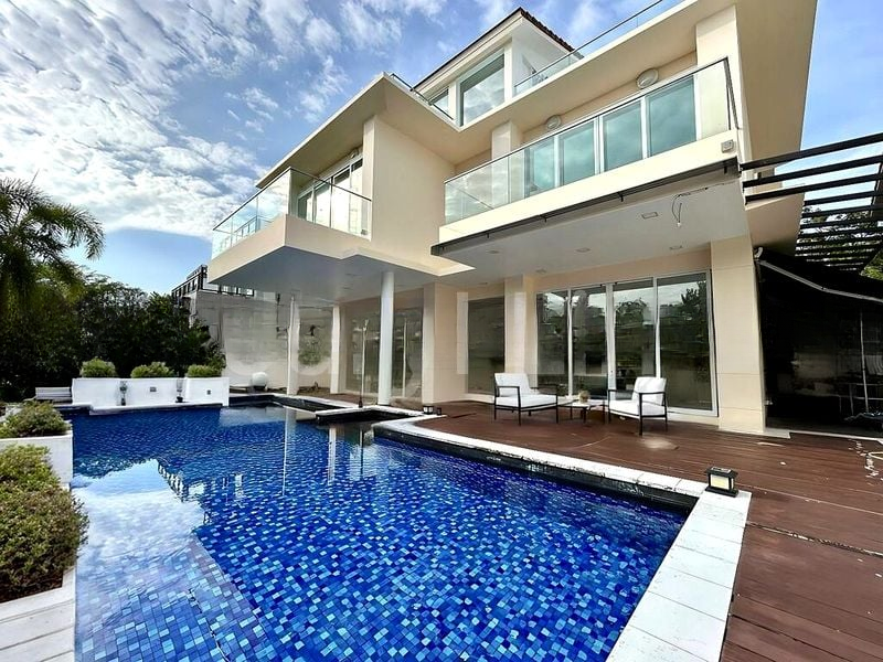 PARADISE ISLAND 1