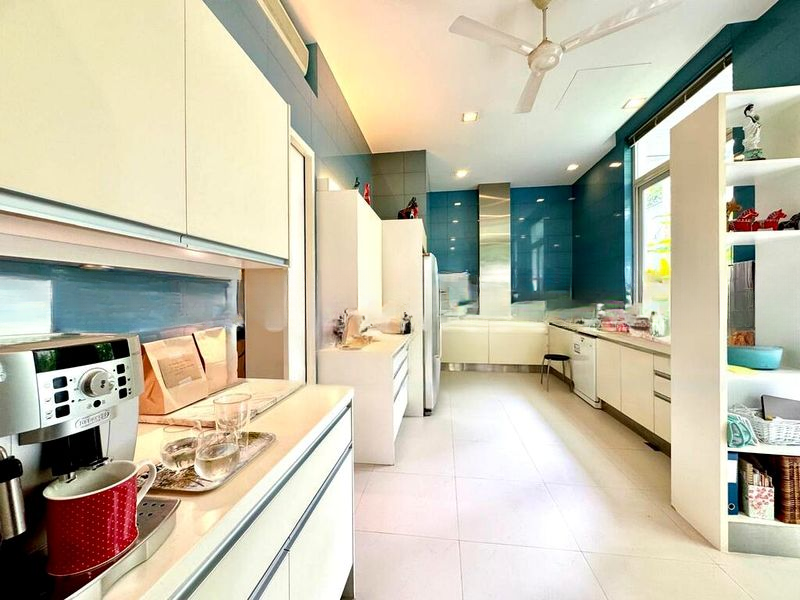 THE REEF AT KING'S DOCK 7