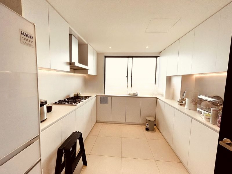 MARINA BAY RESIDENCES 11