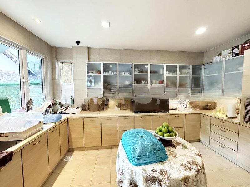 THE TOP RESIDENCE 9