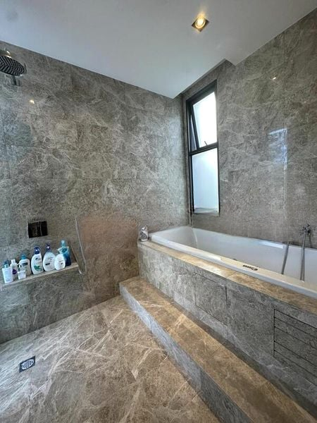 THE REEF AT KING'S DOCK 5