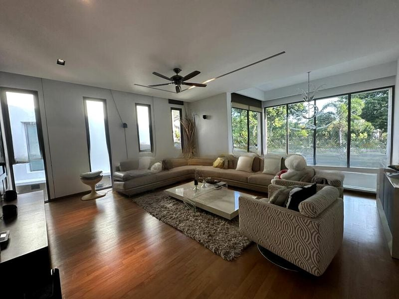 THE REEF AT KING'S DOCK 9