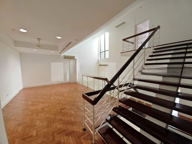 TANGLIN HILL CONDOMINIUM 8