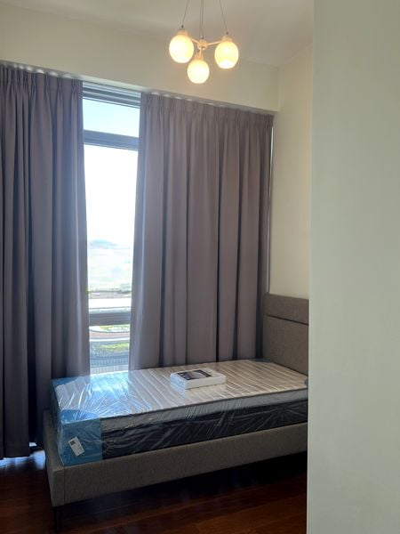 KINGSFORD . HILLVIEW PEAK 10