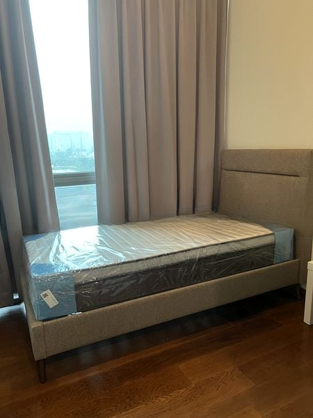 KINGSFORD . HILLVIEW PEAK 6