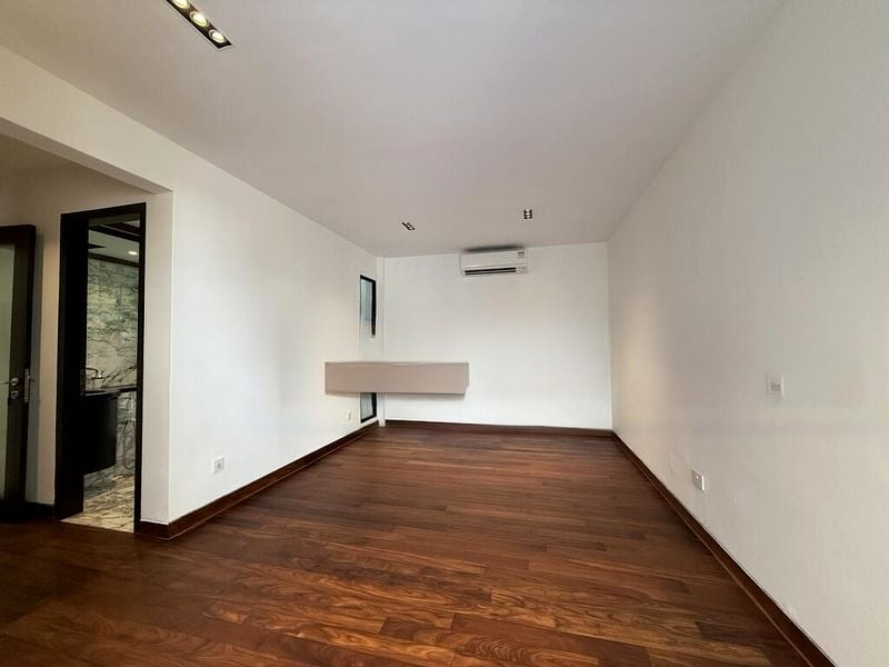 DAKOTA RESIDENCES 8