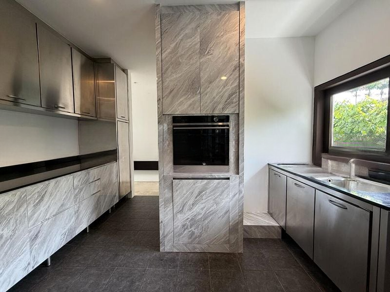 DAKOTA RESIDENCES 7