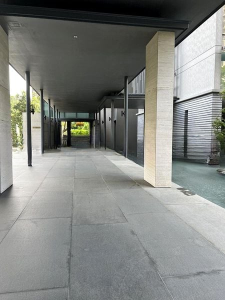 THE MARQ ON PATERSON HILL 4