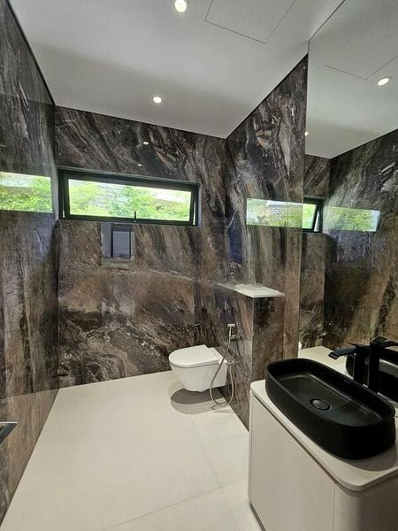 SELETAR HILLS ESTATE 14