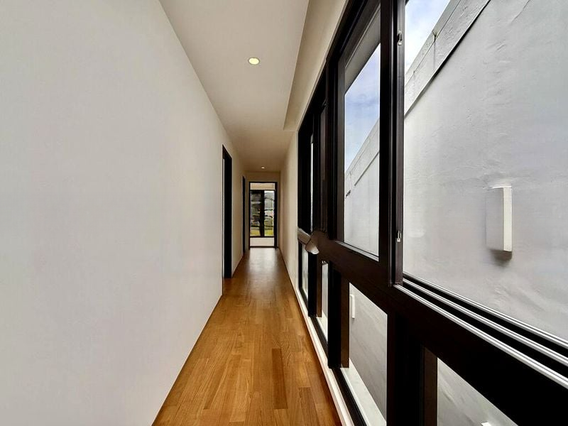 HOLLAND GARDENS 10