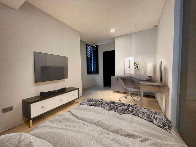 THE MARQ ON PATERSON HILL 3