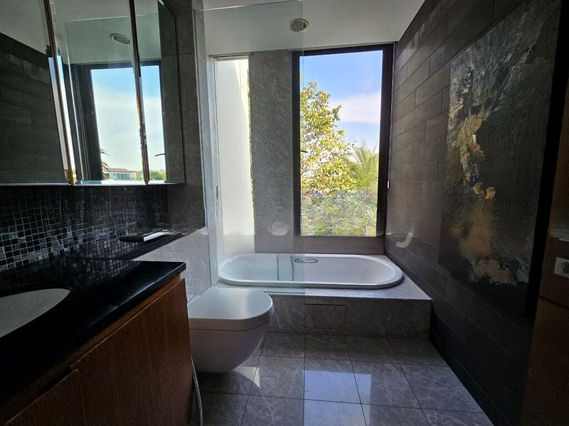 THE REEF AT KING'S DOCK 3