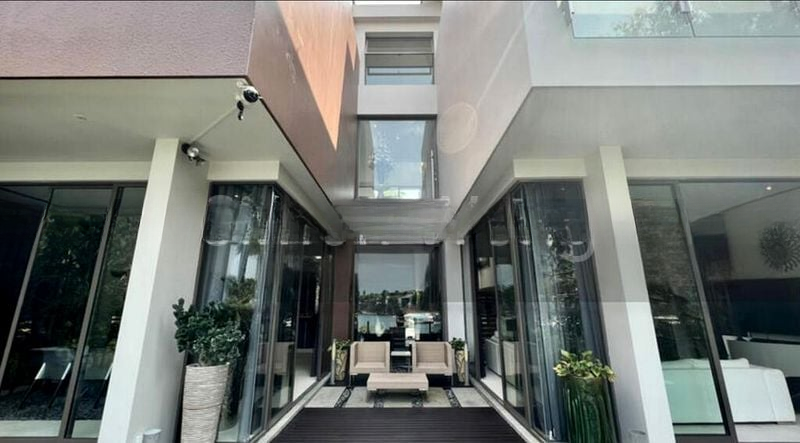 THE REEF AT KING'S DOCK 2