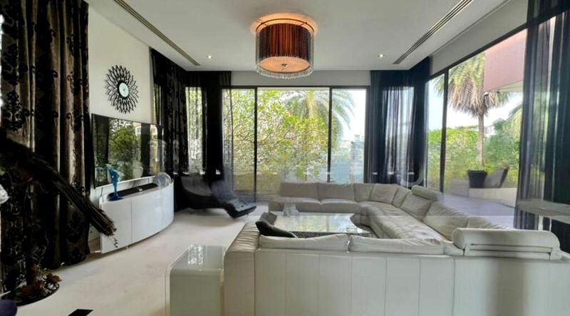 THE REEF AT KING'S DOCK 7