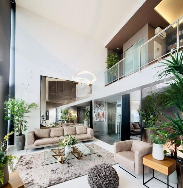 ST THOMAS SUITES 8