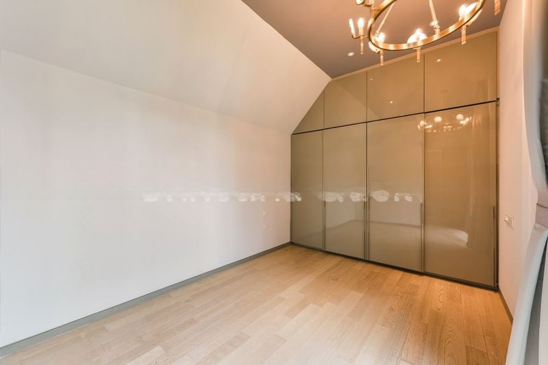 ROBIN RESIDENCES 8