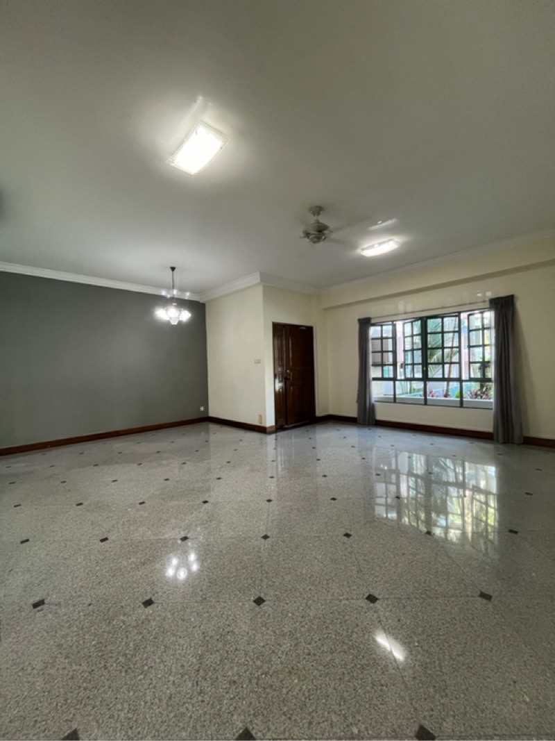 GOLD COAST CONDOMINIUM 1