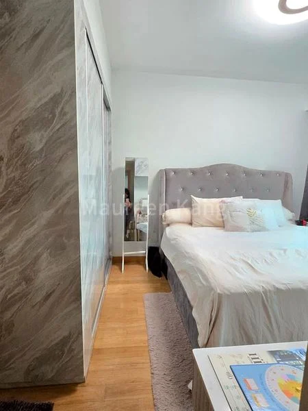 EIGHT RIVERSUITES 12