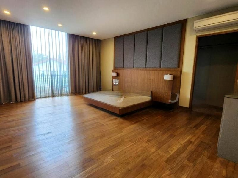 HILLCREST VILLA 10