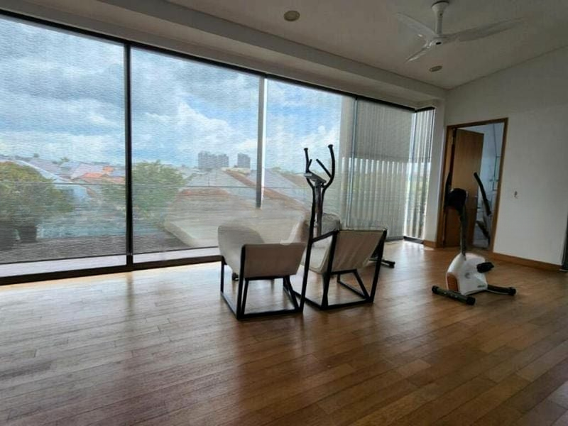 HILLCREST VILLA 7
