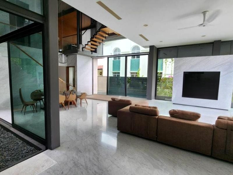 HILLCREST VILLA 1