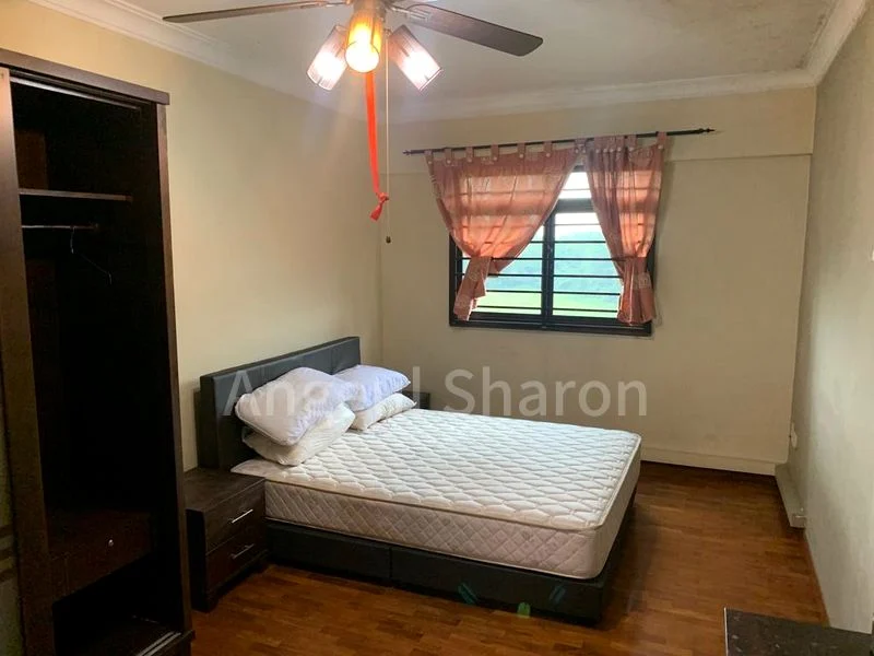 WELLINGTON CIRCLE 12