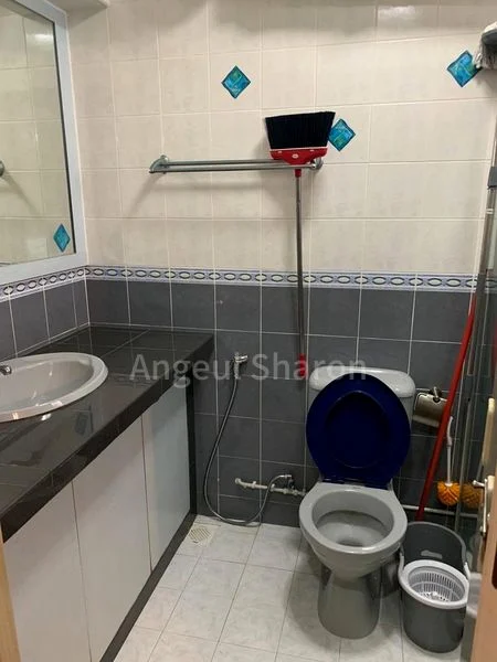 WELLINGTON CIRCLE 15