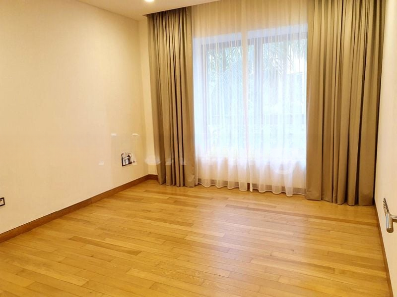 BISHOPSGATE RESIDENCES 8