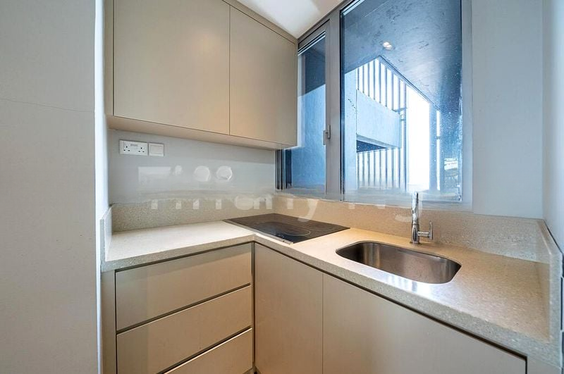 TWENTYONE ANGULLIA PARK 10