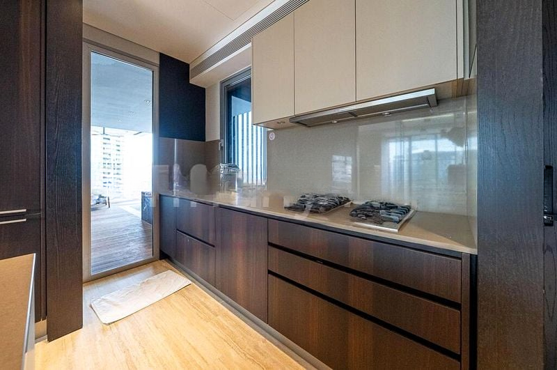 TWENTYONE ANGULLIA PARK 12
