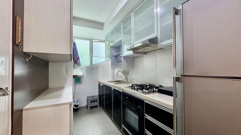 EAST ELEGANCE 8