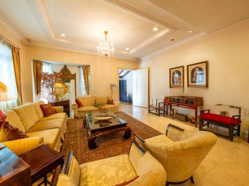 NEWTON SUITES 6