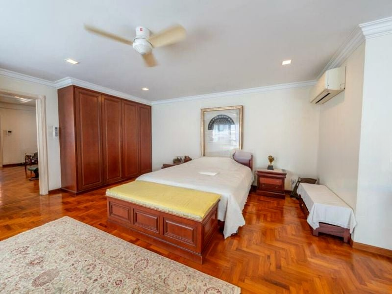 NEWTON SUITES 7