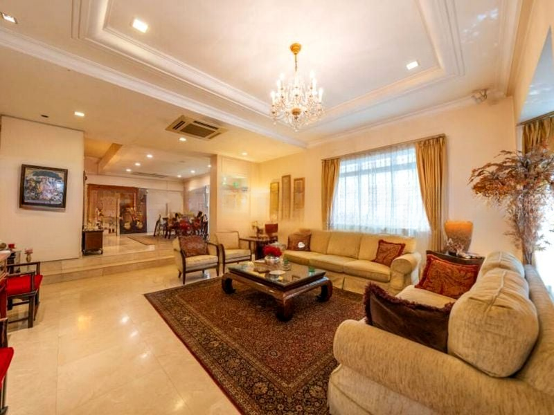 NEWTON SUITES 15