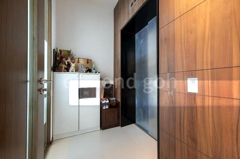 THE RIVERINE BY THE PARK 5