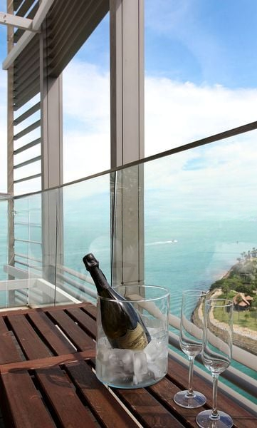 THE OCEANFRONT @ SENTOSA COVE 8