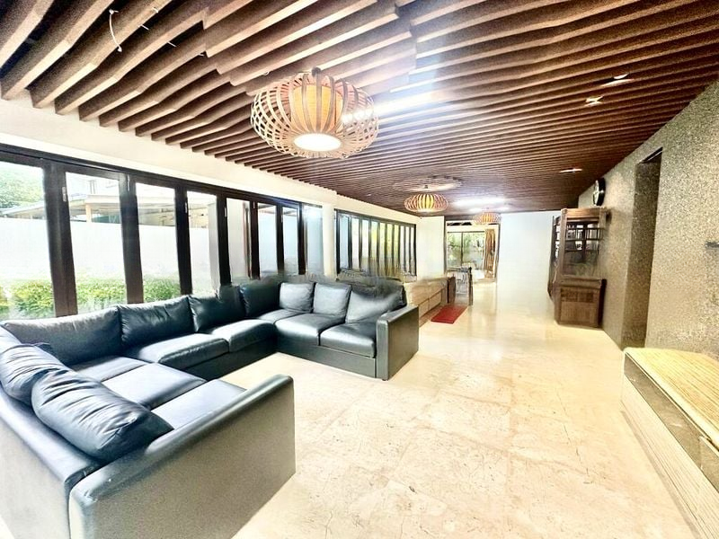 SPRING PARK ESTATE 12