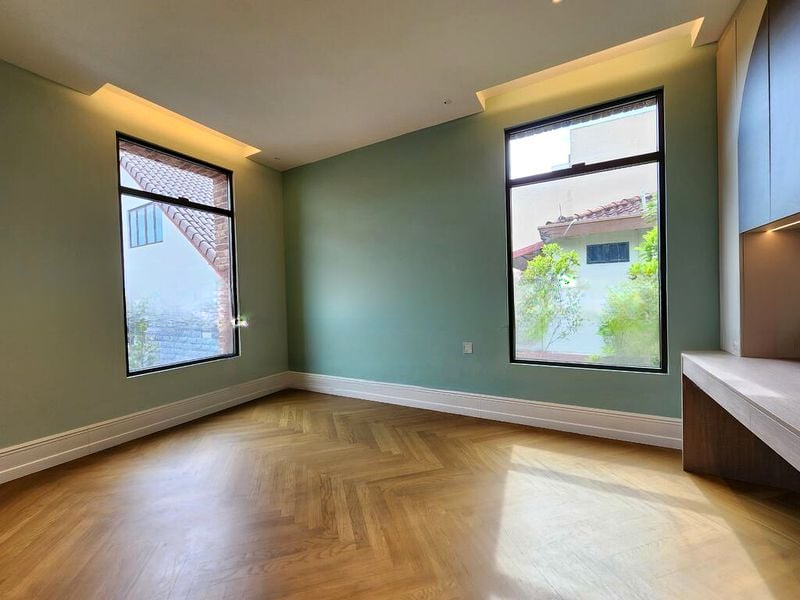 THOMSON HILLS ESTATE 2